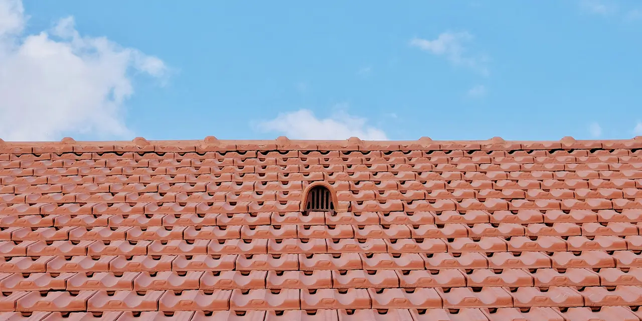 Builders who need roofing partners to complete projects.